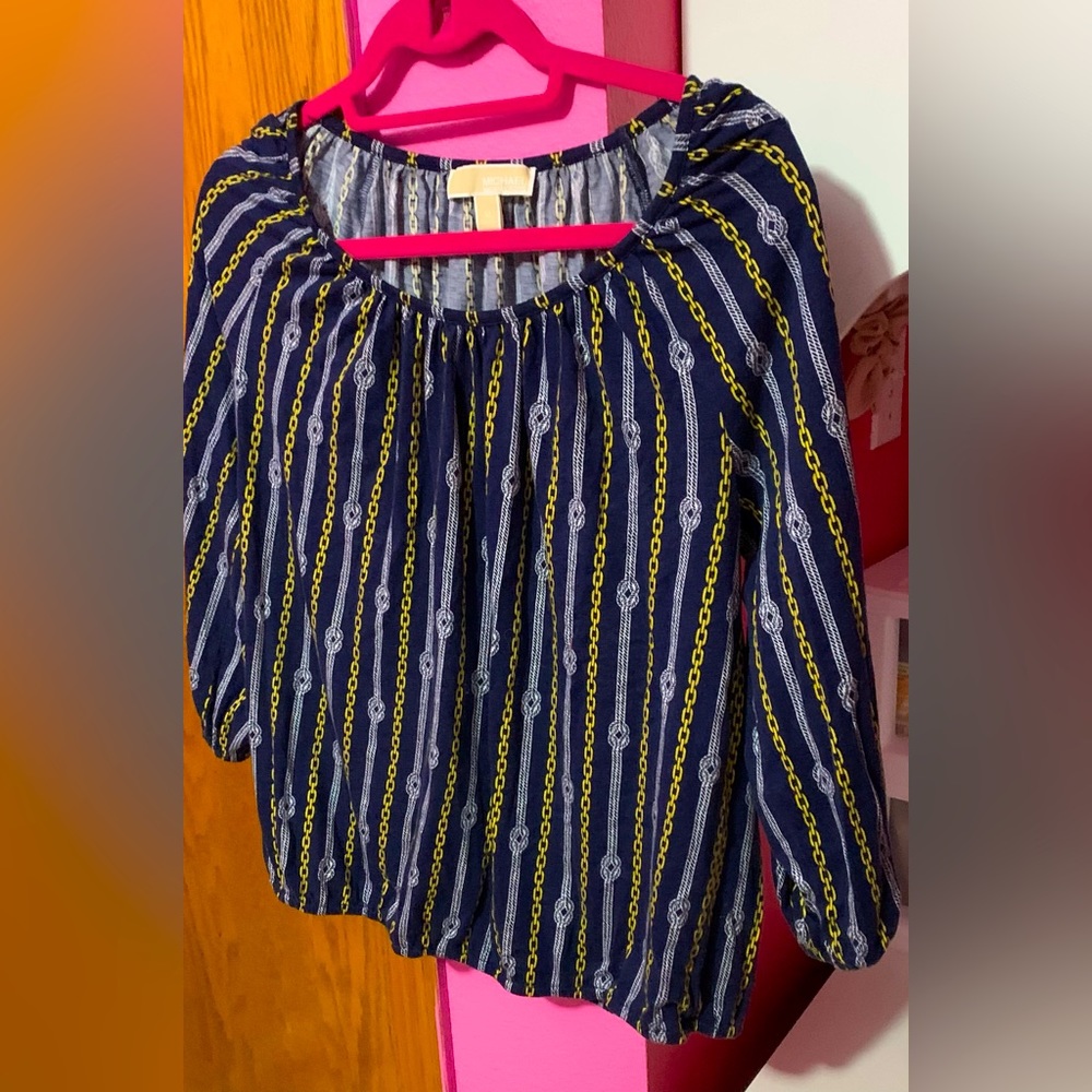 Michael Kors. Size M. EUC. Blue & Gold Chain Detail Blouse.